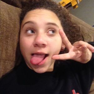 Meet your Posher, Elizabeth